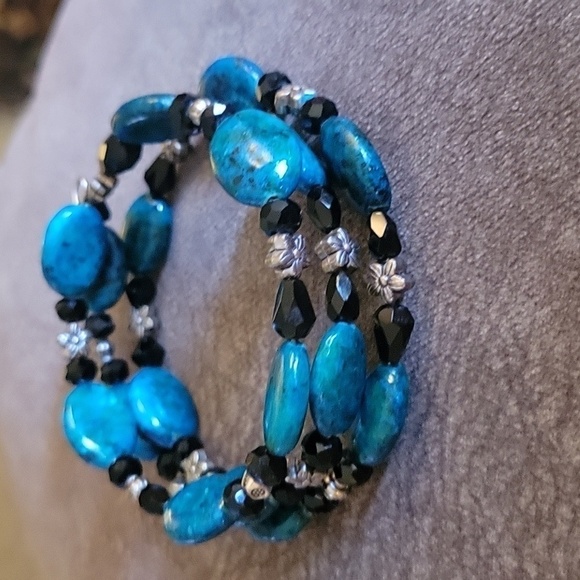 Handmade Western Chrysocolla Glass Floral Beaded Wrap Bracelet - Picture 4 of 4